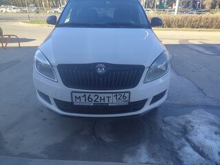 2012 Skoda Fabia II Рестайлинг, белый, 650000 рублей, вид 2