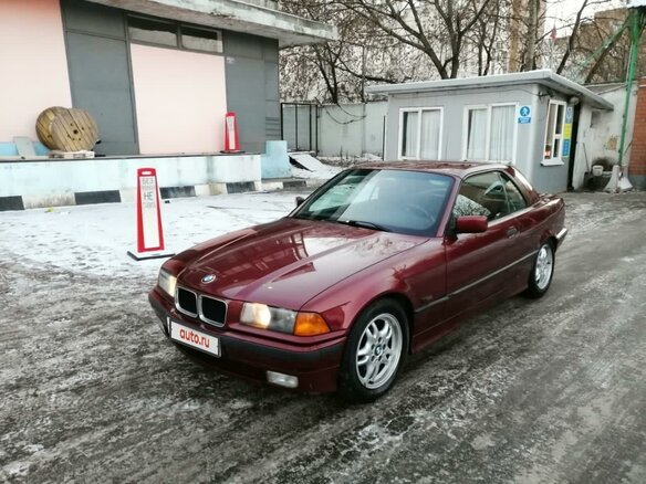 1995 BMW 3 серии 328i III (E36), красный