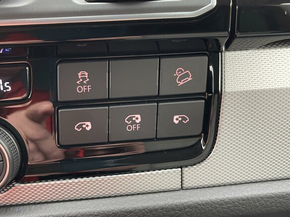 2019 Volkswagen Multivan T6, чёрный, 5800000 рублей - вид 16