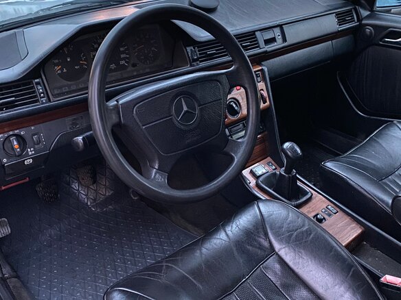 1993 Mercedes-Benz E-Класс 300 I (W124), серый - вид 18