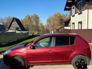 2010 Renault Sandero I, красный, 500000 рублей, вид 2