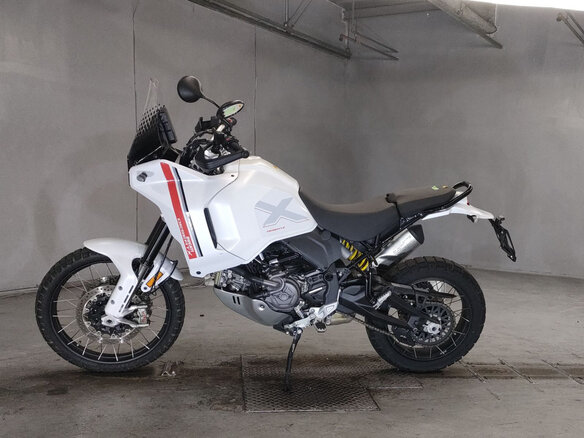 2022 Ducati DesertX, белый, 1400000 рублей - вид 1