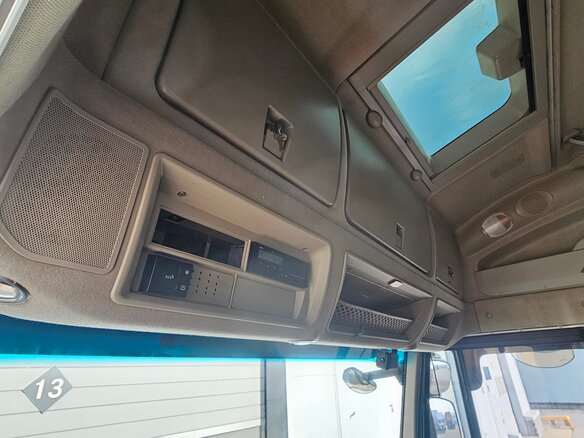 2022 Iveco Stralis, чёрный - вид 17