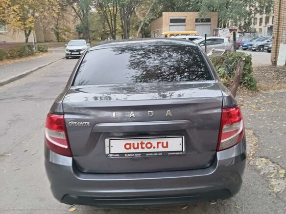 2018 Lada (ВАЗ) Granta I Рестайлинг, серебристый, 650000 рублей - вид 1
