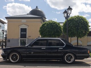 1984 BMW 7 серии 735i 5-speed I (E23) Рестайлинг, чёрный, 2450000 рублей, вид 1