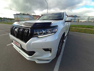 2017 Toyota Land Cruiser Prado 150 Series Рестайлинг 2, белый, 7050000 рублей, вид 2