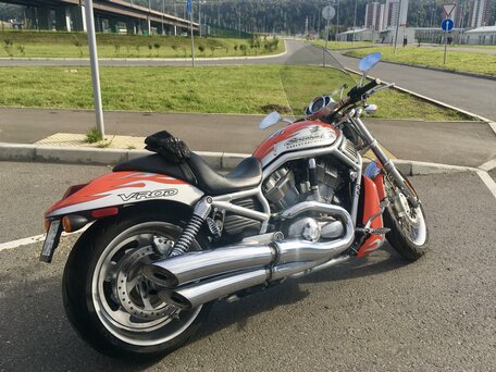 2007 Harley-Davidson V-Rod, красный, 1050000 рублей, вид 2