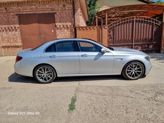 2017 Mercedes-Benz E-Класс AMG 63 AMG V (W213), серебристый, 15000000 рублей, вид 4