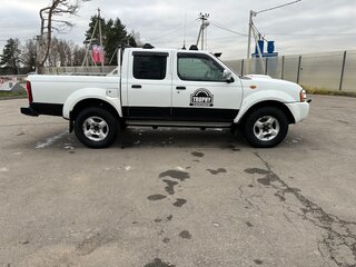 2011 Nissan NP300, белый, 1800000 рублей, вид 3