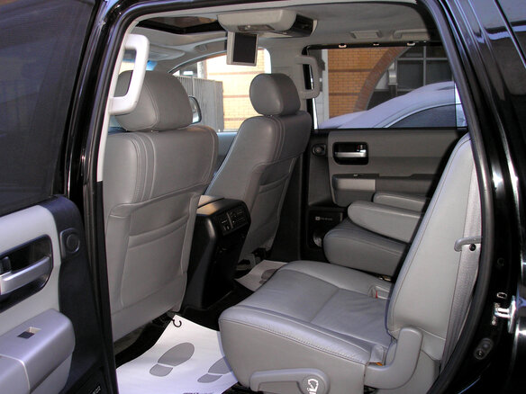 2008 Toyota Sequoia II, чёрный - вид 9