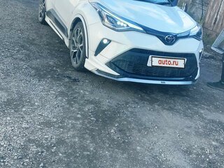 2019 Toyota C-HR I Рестайлинг, белый, 2650000 рублей, вид 1