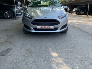 2015 Ford Fiesta Mk6 Рестайлинг, серебристый, 1300000 рублей, вид 2
