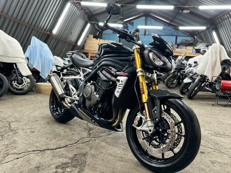 2021 Triumph Speed Triple, чёрный, 1390000 рублей, вид 1