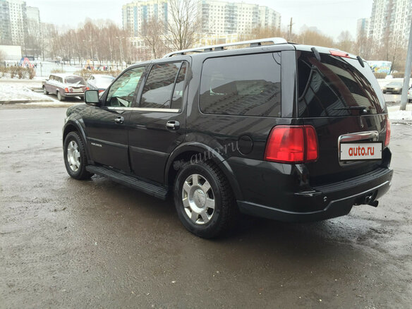 2004 Lincoln Navigator 6-speed II, чёрный - вид 3