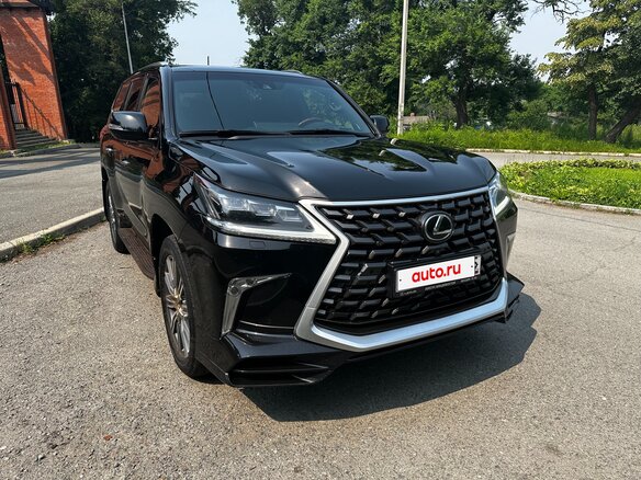 2016 Lexus LX 570 III Рестайлинг 2, чёрный, 7250000 рублей