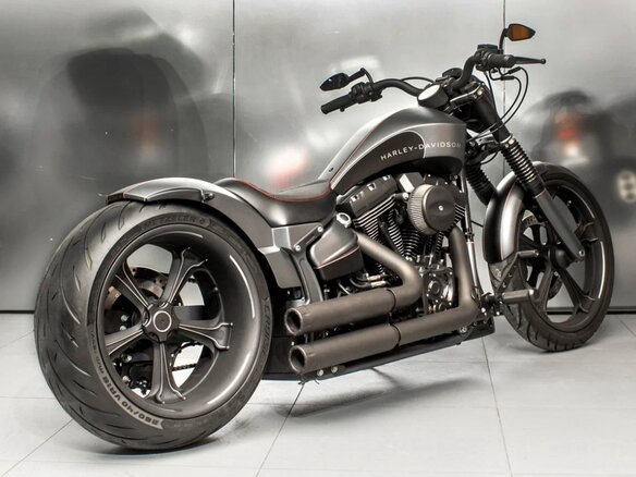 2017 Harley-Davidson Breakout, серый, 3500000 рублей - вид 3