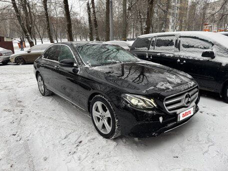 2017 Mercedes-Benz E-Класс 400 V (W213, S213, C238), чёрный, 2840000 рублей, вид 2