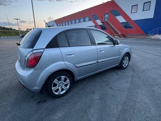 2010 Kia Rio II Рестайлинг, серебристый, 535000 рублей, вид 4