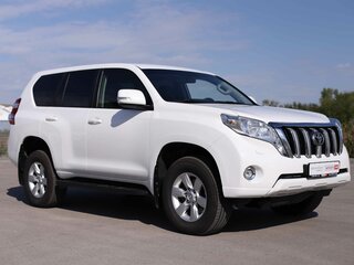2015 Toyota Land Cruiser Prado 6-speed 150 Series Рестайлинг 1, белый, 3296800 рублей, вид 3