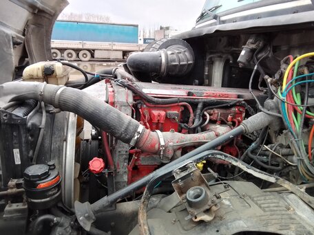 2003 Volvo VNL, белый, 4000000 рублей, вид 3