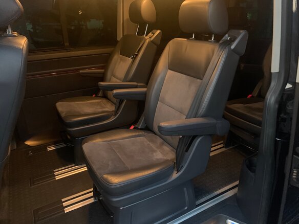 2011 Volkswagen Multivan T5 Рестайлинг, чёрный - вид 16