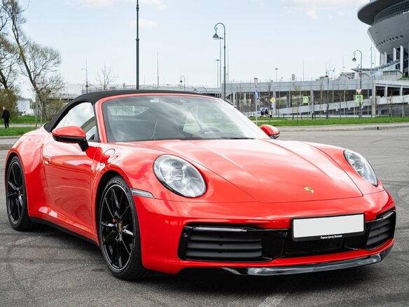 2019 Porsche 911 Carrera 4S VIII (992), красный - вид 12