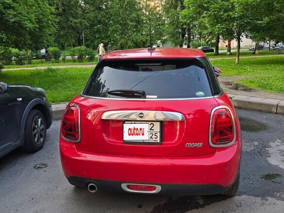 2020 Mini Hatch One III (F55/F56) Рестайлинг, красный, 1650000 рублей - вид 3