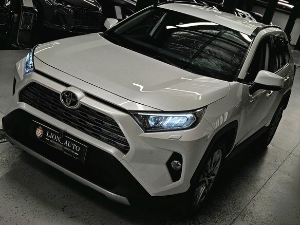 2019 Toyota RAV4 V (XA50), белый - вид 3