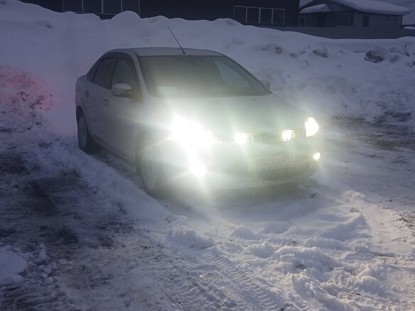 2011 Ford Focus II Рестайлинг, серебристый, 550000 рублей - вид 14