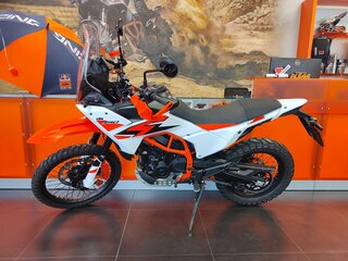 2025 KTM 390 Adventure R, оранжевый, 889000 рублей, вид 2
