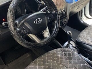 2012 Kia Rio 4-speed III, белый, 692000 рублей, вид 5