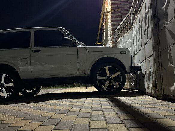 2024 Lada (ВАЗ) Niva Legend Euro-2 I, белый, 850000 рублей - вид 1