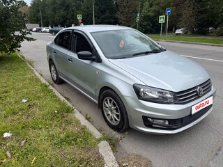 2015 Volkswagen Polo V Рестайлинг, серебристый, 800000 рублей, вид 3