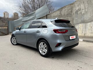 2019 Kia Ceed III, серебристый, 1790000 рублей, вид 4