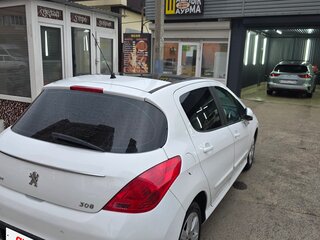 2011 Peugeot 308 I Рестайлинг, белый, 650000 рублей, вид 4