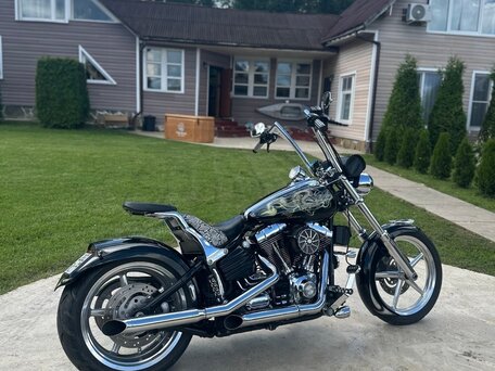 2008 Harley-Davidson Rocker C, чёрный, 1400000 рублей, вид 3