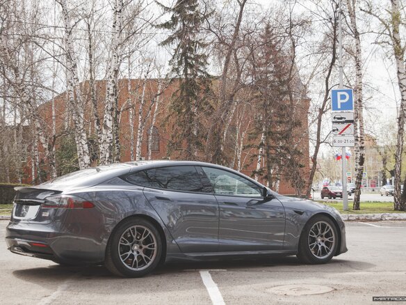 2021 Tesla Model S Plaid I Рестайлинг 2, серый, 7999000 рублей - вид 13