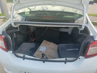 2014 Renault Logan II, белый, 300000 рублей, вид 5