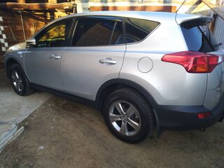 2015 Toyota RAV4 IV (XA40), серебристый, 2160000 рублей, вид 3