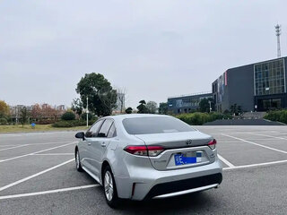2022 Toyota Levin XII (E210) Рестайлинг, серебристый, 1510099 рублей, вид 4