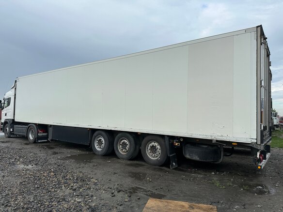 2011 Schmitz Cargobull SKO, белый, 4500000 рублей - вид 2