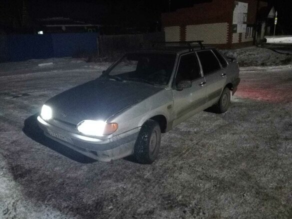 2004 Lada (ВАЗ) 2115, серебристый, 180000 рублей