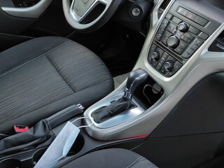 2011 Opel Astra J, белый, 625000 рублей, вид 4