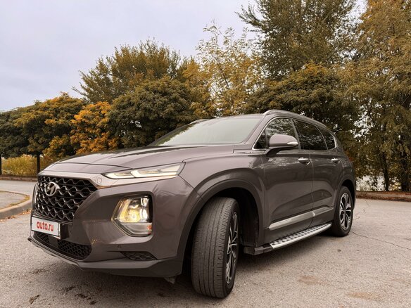 2019 Hyundai Santa Fe IV, серый, 3700000 рублей