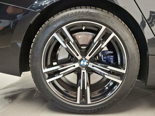 2025 BMW 3 серии 320d VII (G2x) Рестайлинг 2, чёрный, 6900000 рублей, вид 4