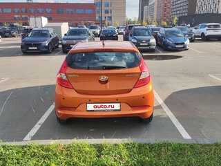 2015 Hyundai Solaris I Рестайлинг, оранжевый, 950000 рублей, вид 4