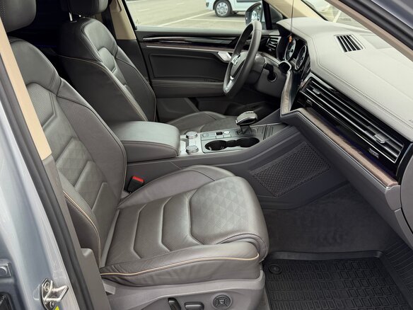2019 Volkswagen Touareg III, серебристый, 3500000 рублей - вид 18