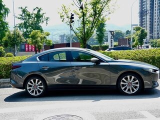 2023 Mazda 3 Axela IV (BP), серый, 1460000 рублей, вид 3