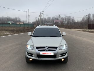 2008 Volkswagen Touareg I Рестайлинг, серебристый, 1400000 рублей, вид 4