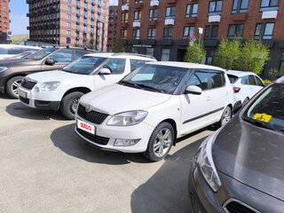 2013 Skoda Fabia II Рестайлинг, белый, 620000 рублей, вид 1